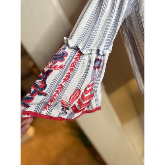 Altar'd State Embroidered Tassel Boho Off The Shoulder Peasant Top XS 0-2 - Picture 3 of 5